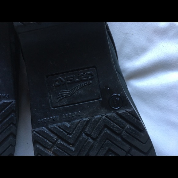 Dansko basic everyday shoes - Picture 4 of 4